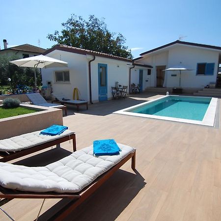 B&B La Gatta Sul Tetto Borgo san Donato  Экстерьер фото