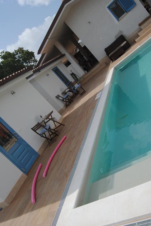 B&B La Gatta Sul Tetto Borgo san Donato  Экстерьер фото