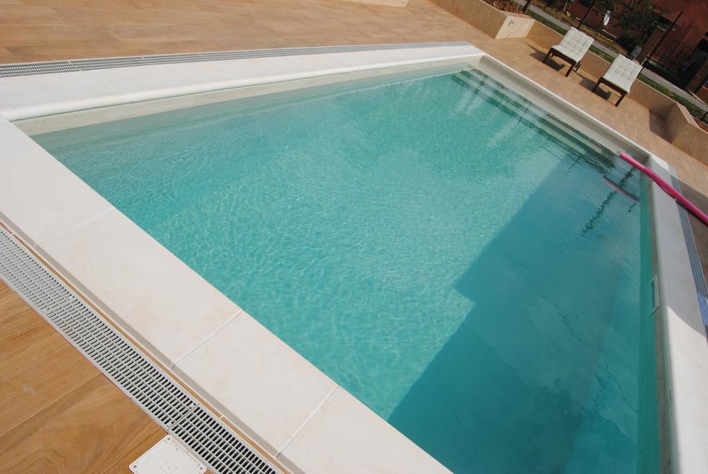 B&B La Gatta Sul Tetto Borgo san Donato  Экстерьер фото