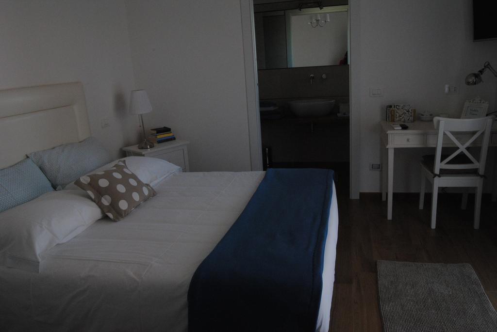 B&B La Gatta Sul Tetto Borgo san Donato  Экстерьер фото