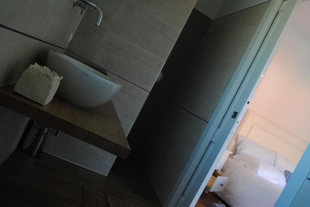 B&B La Gatta Sul Tetto Borgo san Donato  Экстерьер фото