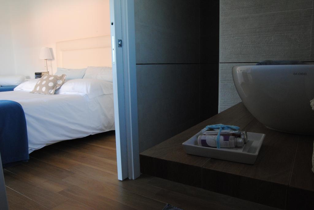 B&B La Gatta Sul Tetto Borgo san Donato  Экстерьер фото