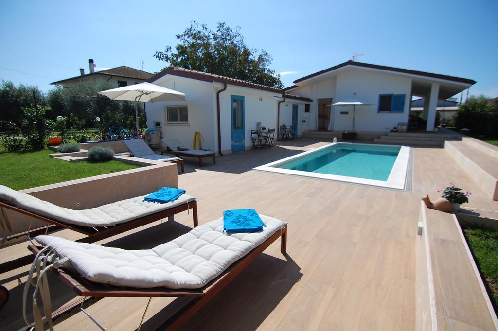 B&B La Gatta Sul Tetto Borgo san Donato  Экстерьер фото