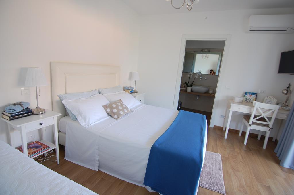 B&B La Gatta Sul Tetto Borgo san Donato  Экстерьер фото
